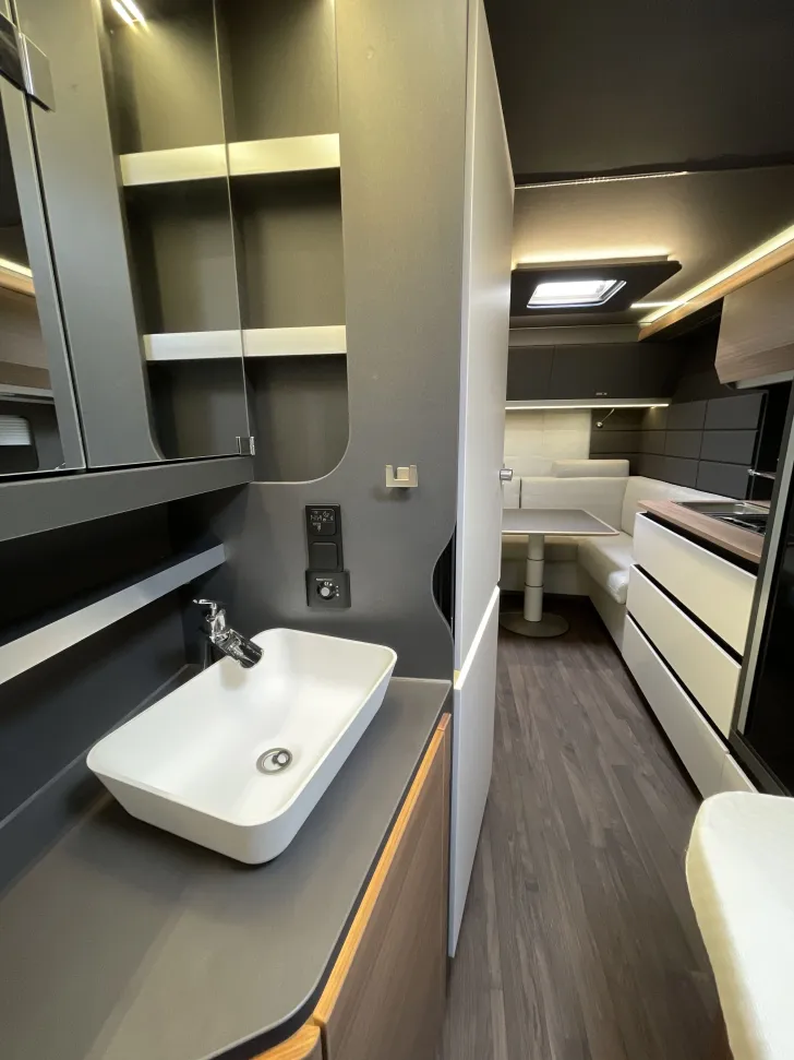 Fahrzeugbild Knaus Azur 500 FU "Abverkaufsstück" mit Tageszul #19