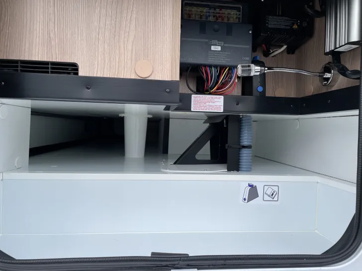 Fahrzeugbild Laika Ecovip H 2109 - mit Beschädigung Frontmaske #7