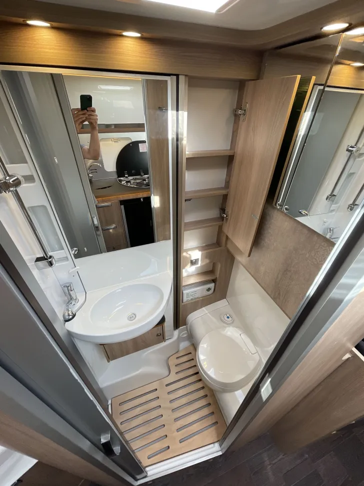 Fahrzeugbild Laika Ecovip H 2109 - mit Beschädigung Frontmaske #13