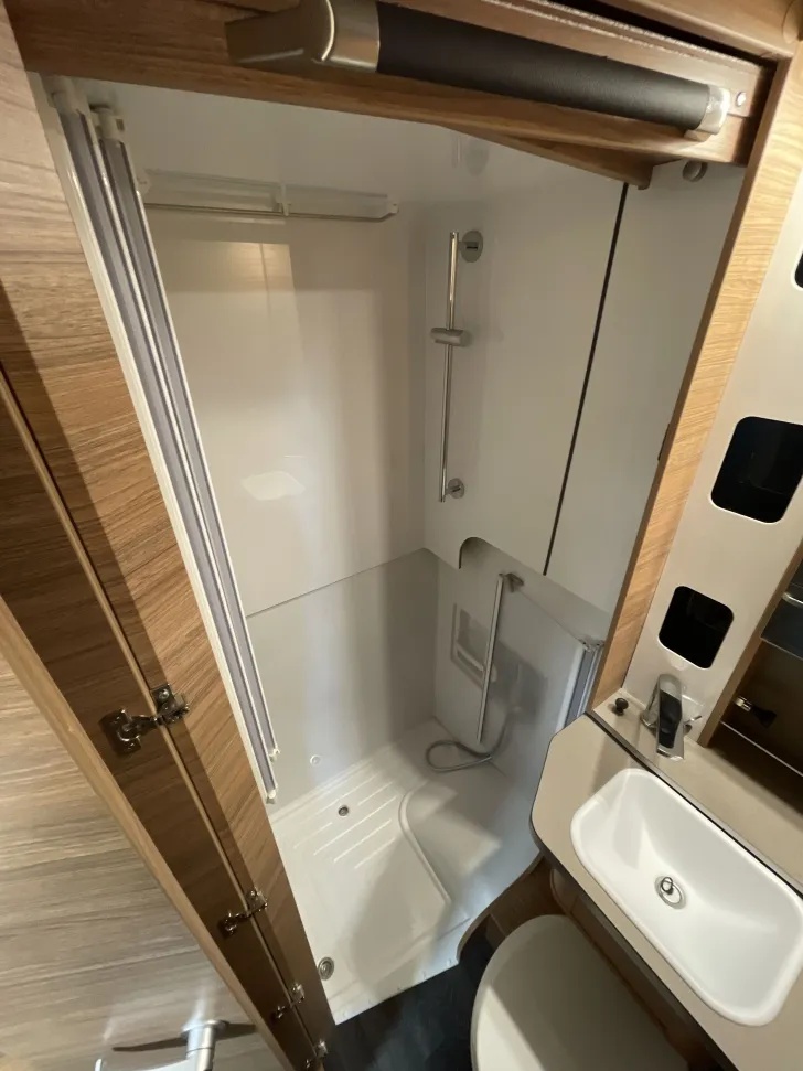 Fahrzeugbild Weinsberg X-CURSION VAN 500 MQ EDITION [PEPPER] Abverkaufsstück - Top Preis #18