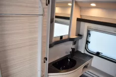 Bild 16 Hymer Eriba Touring 530 Tango Red, Autarkpaket