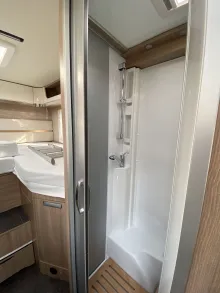 Fahrzeugbild Laika Ecovip L 2009 - Hubbett, Klima, RFK, Navi... #18