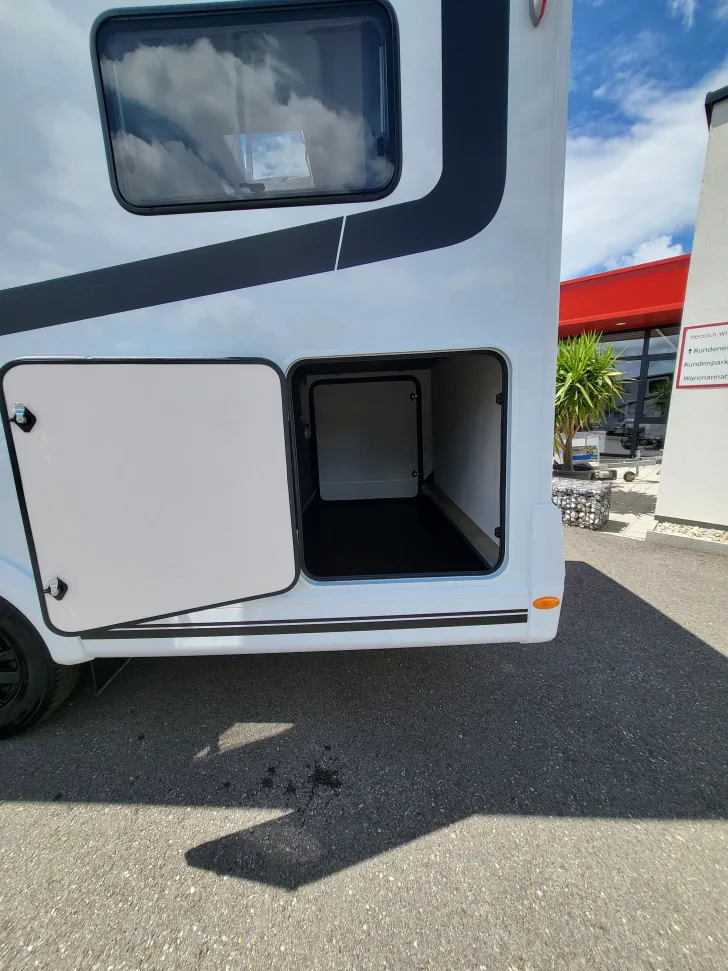 Fahrzeugbild Laika Kosmo L 409 #8