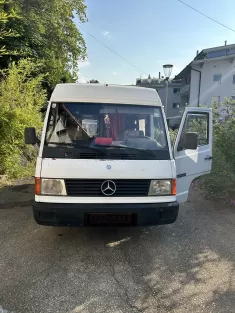 Bild 2 Mercedes-Benz Unimog