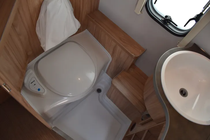 Fahrzeugbild Hymer Eriba Feeling 425 Moving-Paket, Dusche, Alu #16