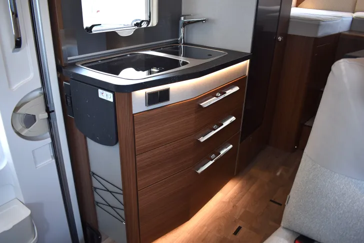 Fahrzeugbild Hymer B-Klasse MC T 580 Mercedes, Automatik, Doppelb. #10