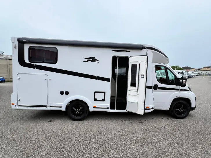 Fahrzeugbild Laika Kosmo L 319 - Sonderpreis #10