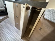 Fahrzeugbild Malibu Van First Class - Two Rooms 640 LE RB #19