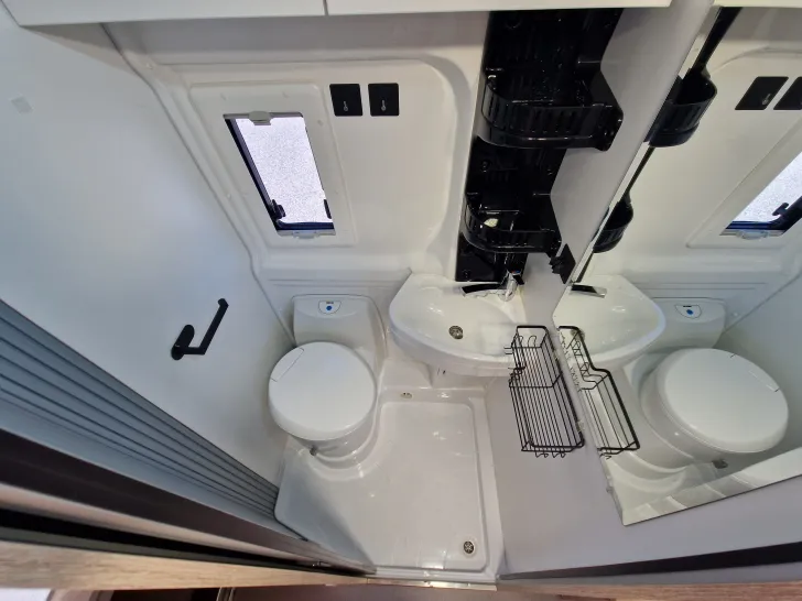 Fahrzeugbild Clever SELECT LINE Celebration 600 #21