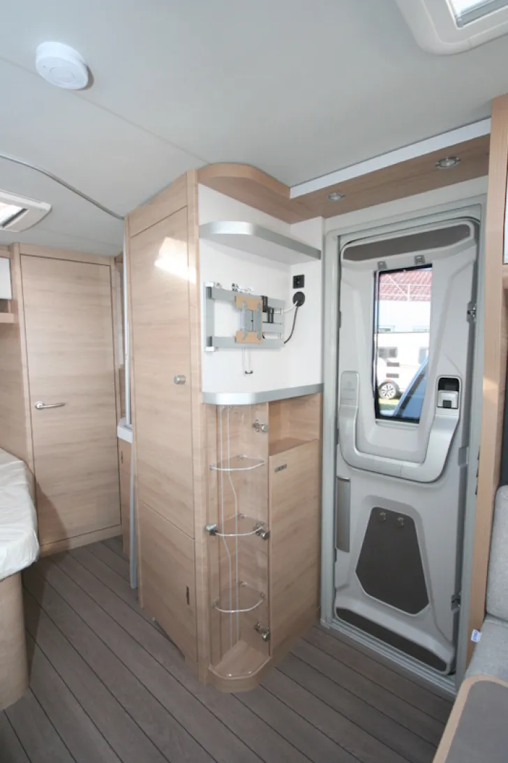 Fahrzeugbild Knaus Südwind 450 FU Black Selection #10