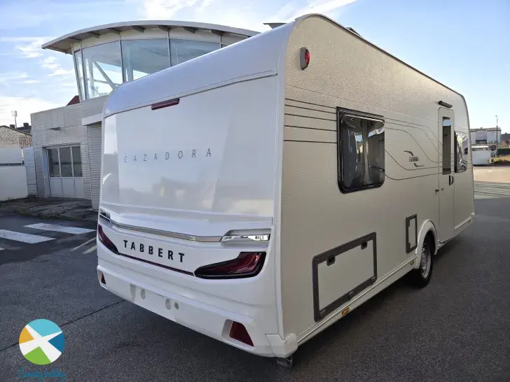 Schräg Vorne Tabbert Cazadora 495 HE 2,3