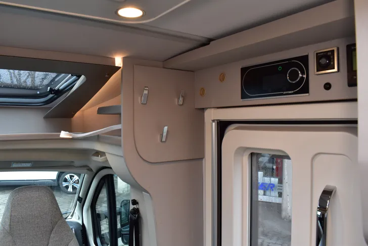 Fahrzeugbild Hymer Exsis-t 580 Pure Sat, TV, Markise, Längsbetten #6